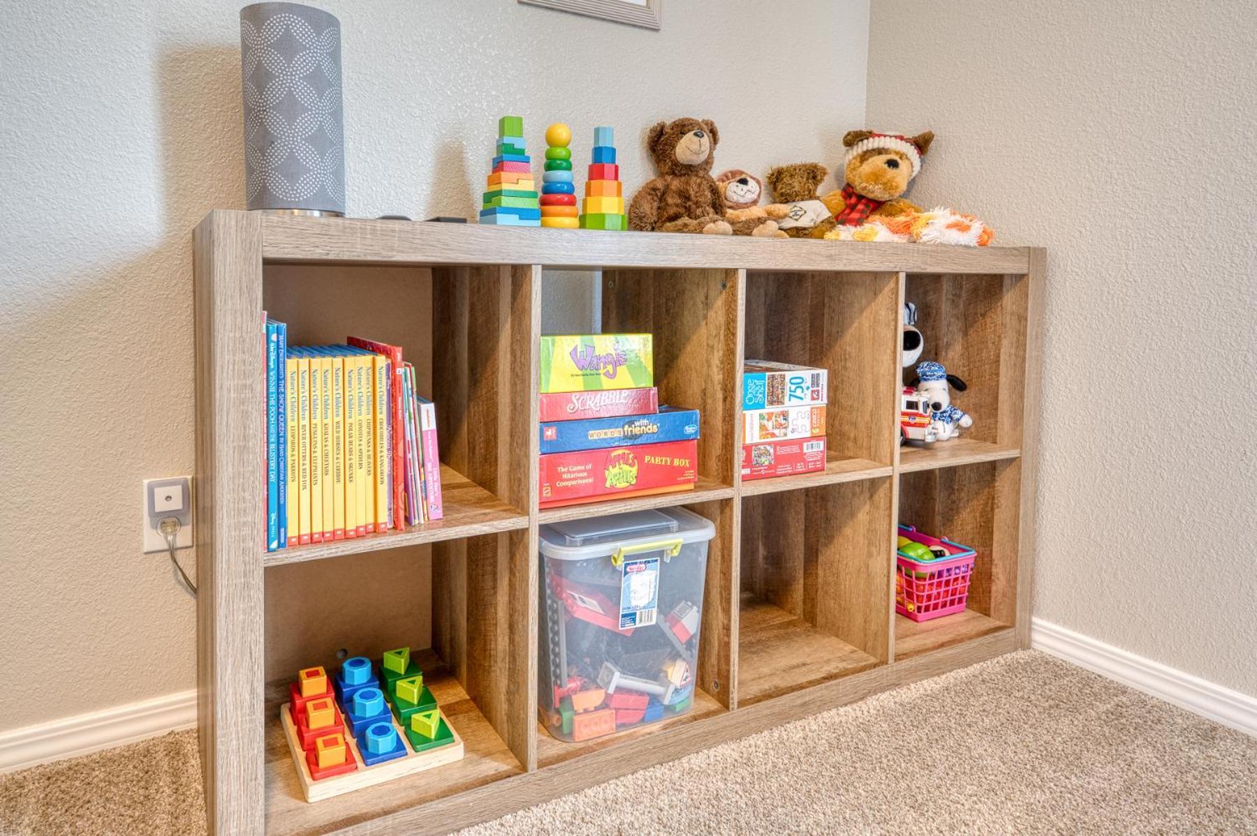 Family Friendly Playroom Garage Колдуел Екстериор снимка